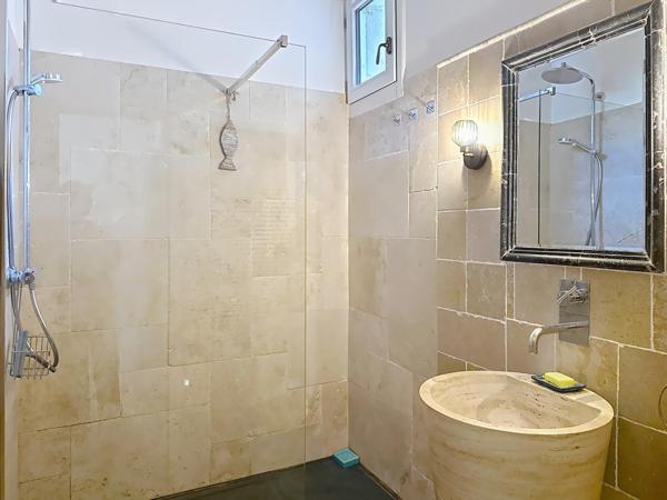 A vendre : Appartement duplex de caractère – 3 pièces - 68 m² – Tamaris, à deux pas de la mer