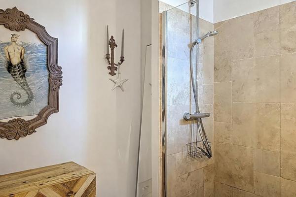 A vendre : Appartement duplex de caractère – 3 pièces - 68 m² – Tamaris, à deux pas de la mer