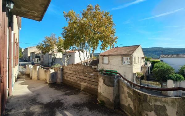 Immeuble à vendre    1 pièce •  Cuges-les-Pins