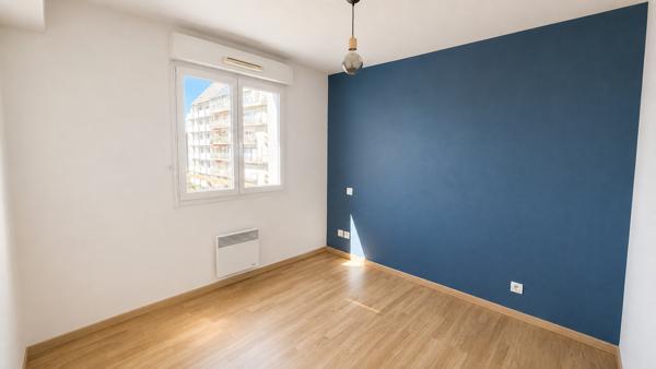 A VENDRE PAU NOTRE-DAME  VUE PYRÉNÉES PANORAMIQUE , APPARTEMENT T4 EN DERNIER ETAGE AVEC TERRASSE - 2 PLACES DE PARKING ET CAVE