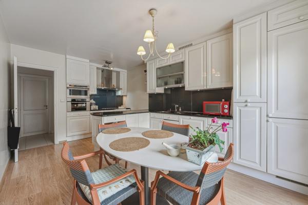 Maison à vendre 7 pièces PREVESSIN MOENS (01)