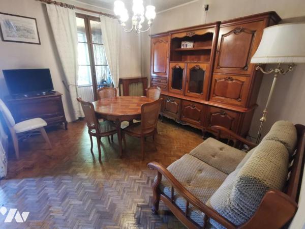 QUARTIER PAVILLONAIRE A COTE DE LA GARE RER C