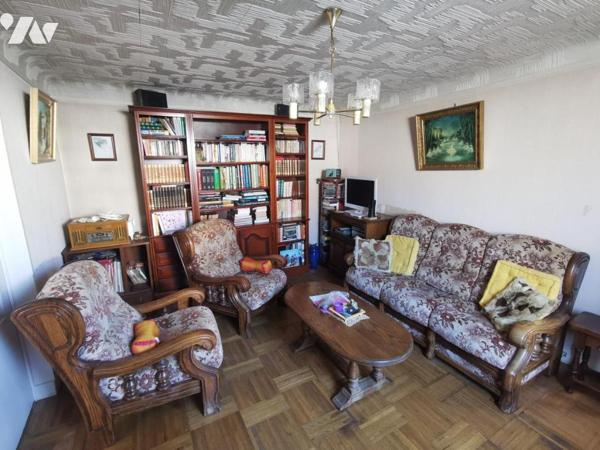 QUARTIER PAVILLONAIRE A COTE DE LA GARE RER C