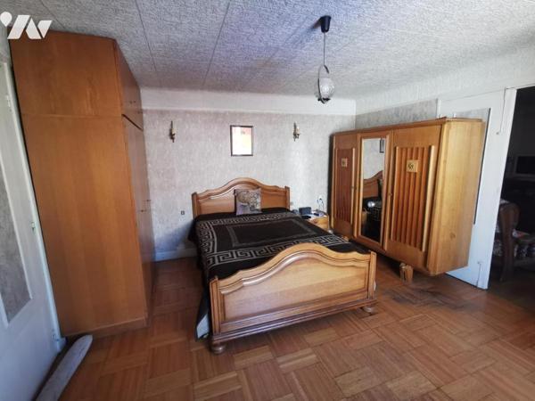 QUARTIER PAVILLONAIRE A COTE DE LA GARE RER C