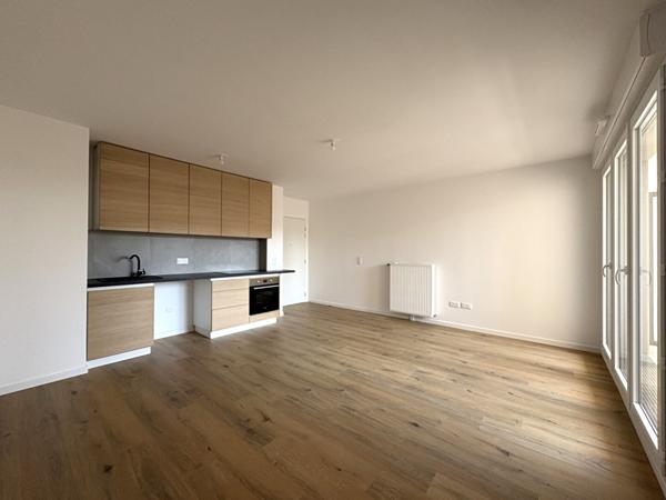 APPARTEMENT NEUF DE 2 PIECES A LOUER A PLAISIR - CENTRE-VILLE