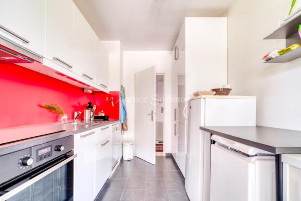 À VENDRE – Appartement 2 pièces en rez-de-jardin avec terrasse fermée, cave et parking