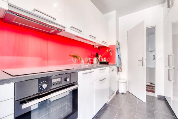 À VENDRE – Appartement 2 pièces en rez-de-jardin avec terrasse fermée, cave et parking