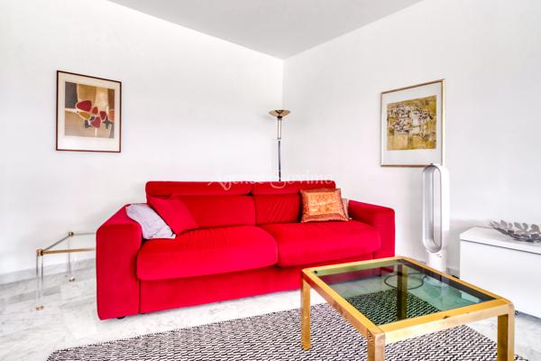 À VENDRE – Appartement 2 pièces en rez-de-jardin avec terrasse fermée, cave et parking