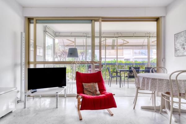 À VENDRE – Appartement 2 pièces en rez-de-jardin avec terrasse fermée, cave et parking