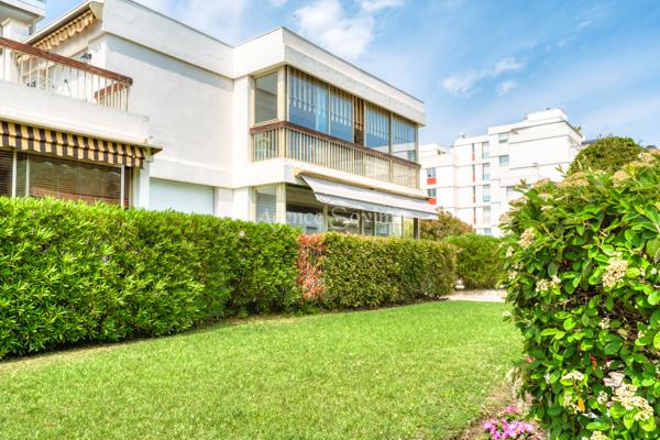 À VENDRE – Appartement 2 pièces en rez-de-jardin avec terrasse fermée, cave et parking