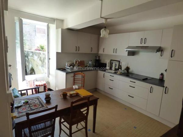 Vente Maison de village 7 pièces à Noyers