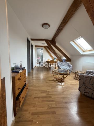 SAINT HONORÉ - IMMEUBLE D'ENVIRON 160M² AVEC COMPTEURS INDIVIDUELS