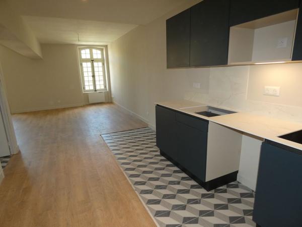 NARBONNE - À louer - T4 rénové Quai Dillon