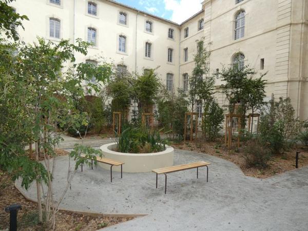 NARBONNE - À louer - T4 rénové Quai Dillon