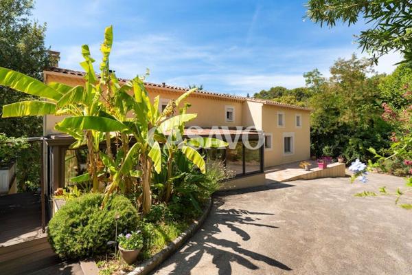 Vente Maison 6 pièces de 210m² - 13090 Éguilles