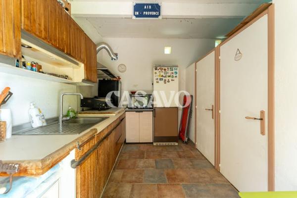 Vente Maison 6 pièces de 210m² - 13090 Éguilles