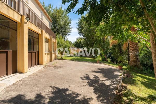 Vente Maison 6 pièces de 210m² - 13090 Éguilles