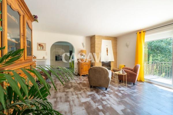 Vente Maison 6 pièces de 210m² - 13090 Éguilles