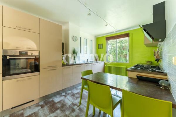 Vente Maison 6 pièces de 210m² - 13090 Éguilles