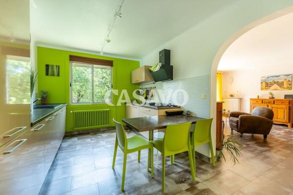 Vente Maison 6 pièces de 210m² - 13090 Éguilles