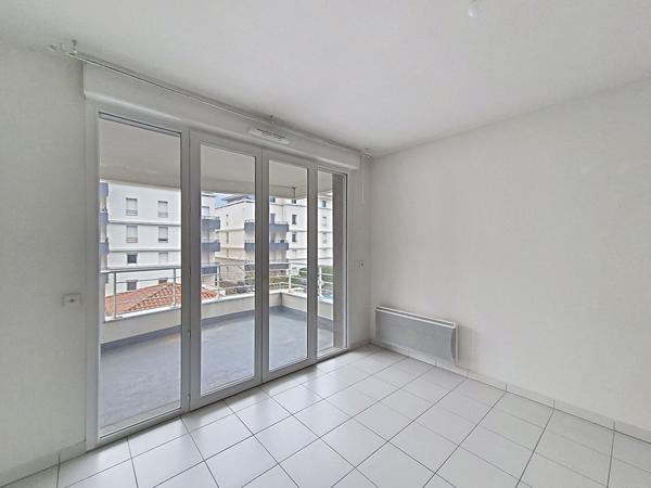 Appartement 2 pièces au 1er étage avec ascenseur , Lormont