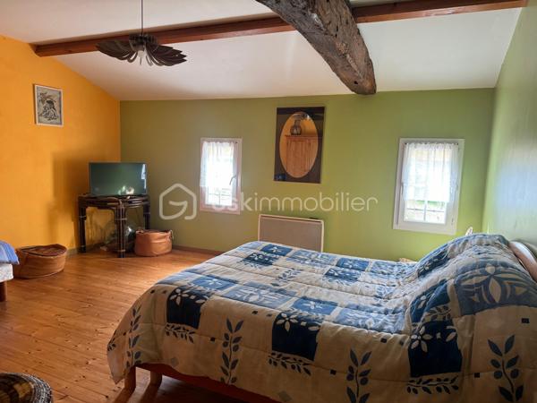 Maison en pierre de 322 m²