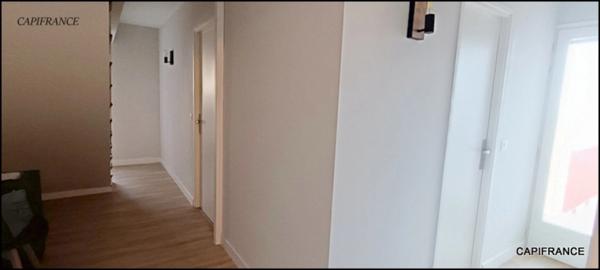 EXCEPTIONNEL! Maison individuelle rénovée vue mer avec terrasse sur 5 000 m² à Hyères (83) double garage