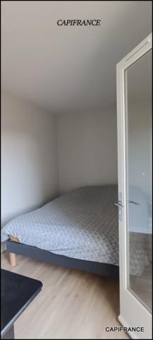 EXCEPTIONNEL! Maison individuelle rénovée vue mer avec terrasse sur 5 000 m² à Hyères (83) double garage