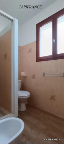 EXCEPTIONNEL! Maison individuelle rénovée vue mer avec terrasse sur 5 000 m² à Hyères (83) double garage