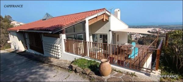 EXCEPTIONNEL! Maison individuelle rénovée vue mer avec terrasse sur 5 000 m² à Hyères (83) double garage