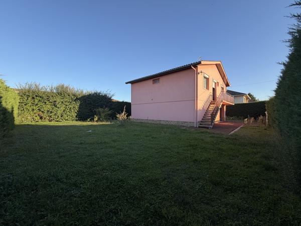 MABLY- NOUVEAUTE COQUETTE MAISON TYPE 3 AVEC 600 M2 DE TERRAIN SECTEUR CALME