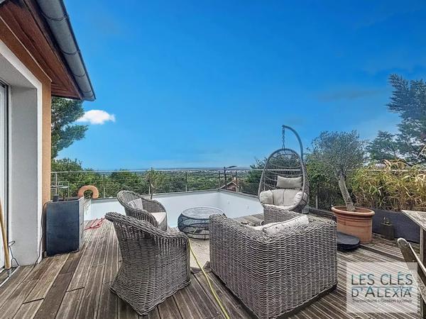 Maison d’exception avec piscine et vue panoramique sur Lyon