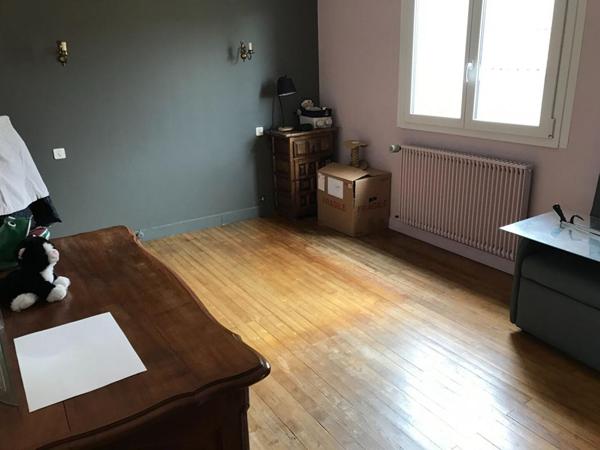 Maison, La Chataigneraie  (85120) 4 chambres un bureau et dépendance