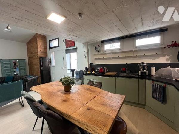 EN EXCLUSIVITE A L'ETUDE - A VENDRE - PORNICHET AUX PIEDS DU MARCHE -TRES BEAU LOFT - EMPLACEME...