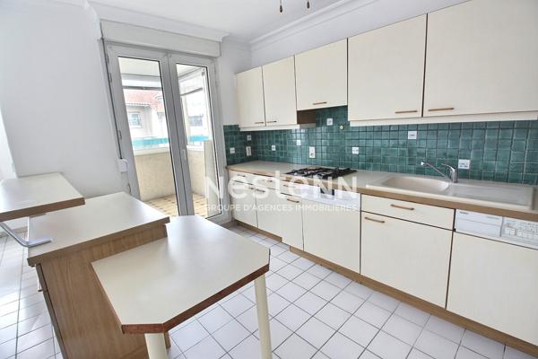 VENISSIEUX - SECTEUR CENTRE VILLE - T4 - BALCON - PROCHE COMMERCES - ECOLES - COLLEGES - AXES ROUTIERS - TRANSPORTS EN COMMUNS - TRAMWAY - BUS - METRO - TRAIN