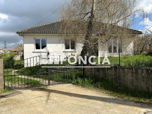 Location Maison 5 pièces 83.38 m² - 17 RUE DU STADE Chasseneuil Du Poitou 86360