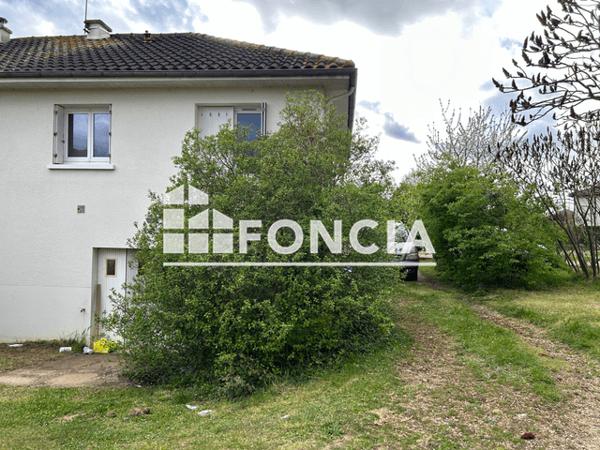 Location Maison 5 pièces 83.38 m² - 17 RUE DU STADE Chasseneuil Du Poitou 86360