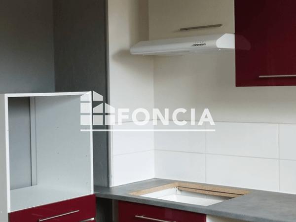 Location Maison 5 pièces 83.38 m² - 17 RUE DU STADE Chasseneuil Du Poitou 86360