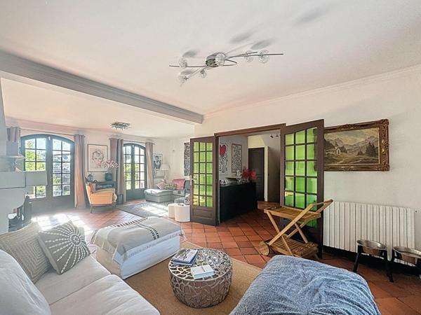 Maison Rare à Igny ? Volumes, Lumière et Prestations Haut de Gamme