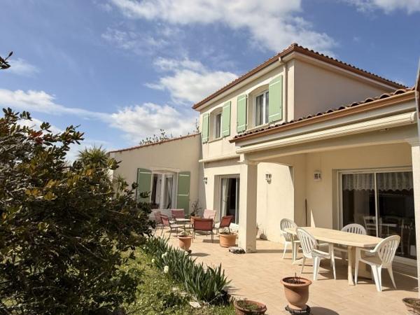 Maison traditionnelle Cozes 180 m²
