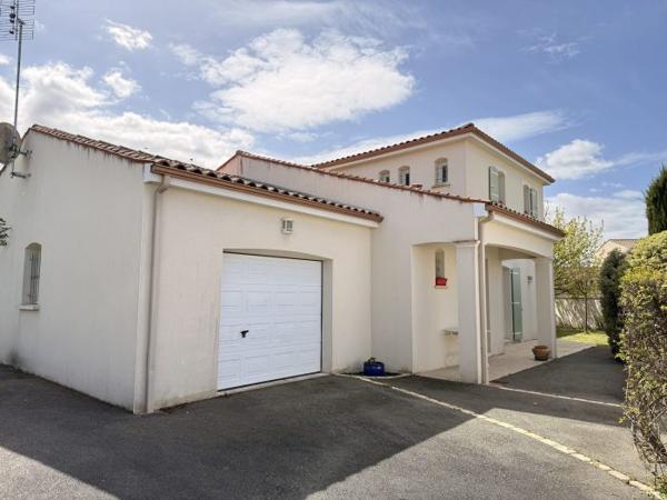 Maison traditionnelle Cozes 180 m²