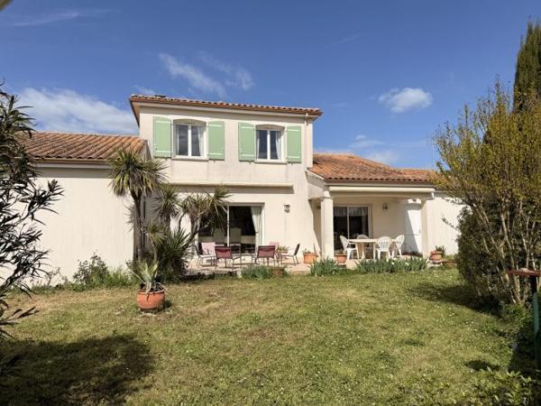 Maison traditionnelle Cozes 180 m²