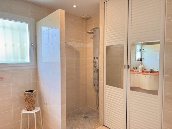 Maison traditionnelle Cozes 180 m²