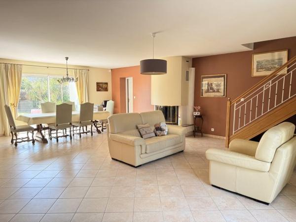 Maison traditionnelle Cozes 180 m²