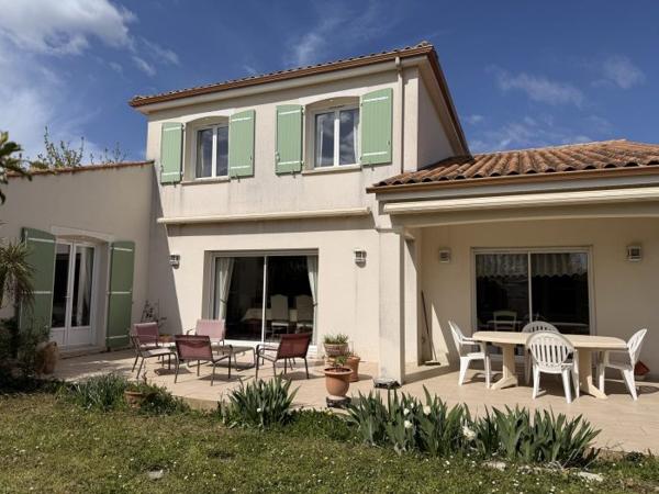 Maison traditionnelle Cozes 180 m²