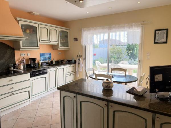 Maison traditionnelle Cozes 180 m²