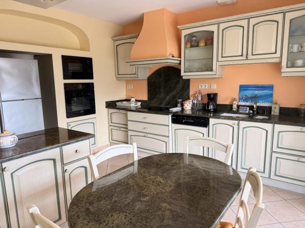 Maison traditionnelle Cozes 180 m²