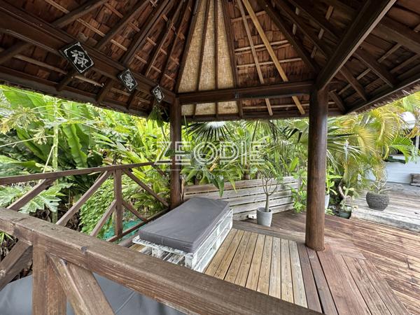 Saint-François (97118) Villa de 120m² environ sur un terrain de 500m² avec piscine.