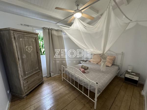 Saint-François (97118) Villa de 120m² environ sur un terrain de 500m² avec piscine.