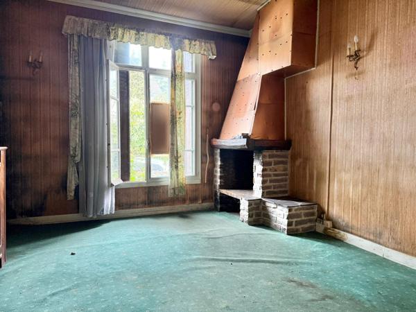 Maison à rénover sur très beau terrain de 547 m²